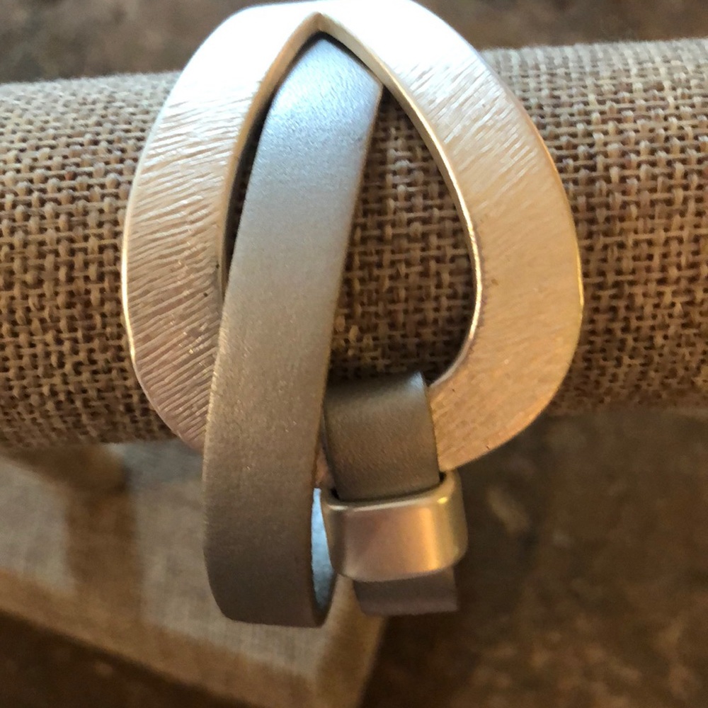 NEW silver bracelet with pueter leather strap